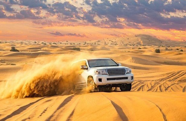 Sunrise in Dubai Desert