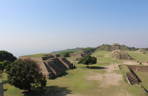 Monte Albán, Arrazola, Cuilapam y San Bartolo Coyotepec.