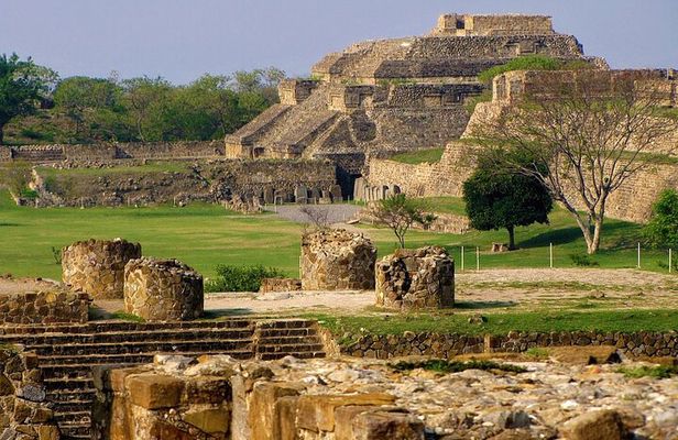 Half day tour to Monte Albán