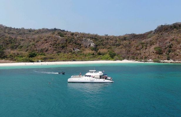 Pattaya Full-Day 3 Tropical Island tour (Snorkeling Cruise with Buffet)