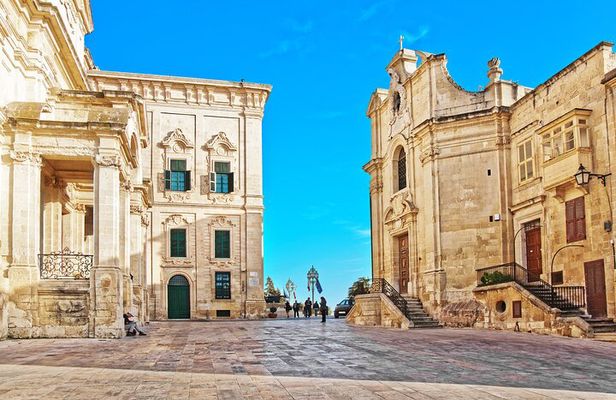 Malta Shore Excursion: Private Tour of Historic Palaces and Noble Homes