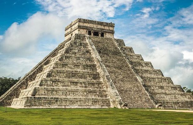 Mayan Experience at Chichen Itza Ruins! Round Transportation from Cancun