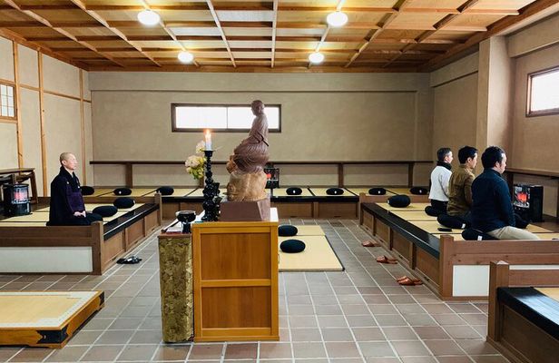 Zen Meditation and Higashiyama Temples Walking Tour