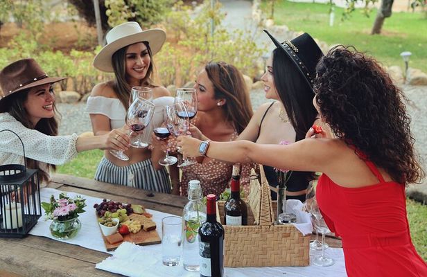 Tasting in the gardens
