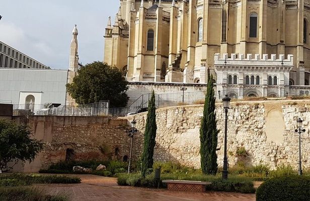 2-Hour Walking Tour on the History of Islamic Medieval Madrid: the origins