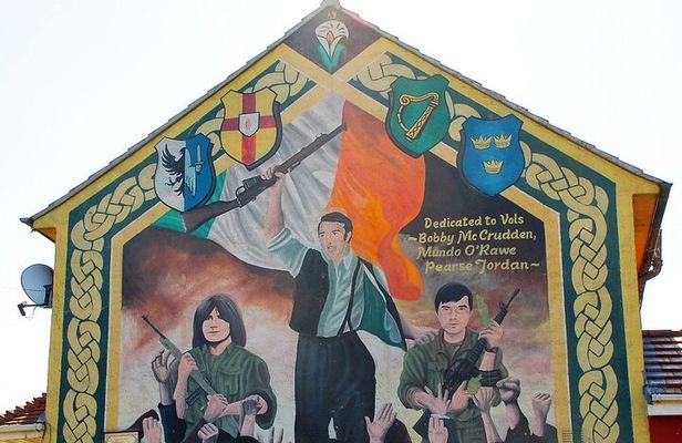 Belfast cab /taxi private 90 mins Terror and conflict- peace tour