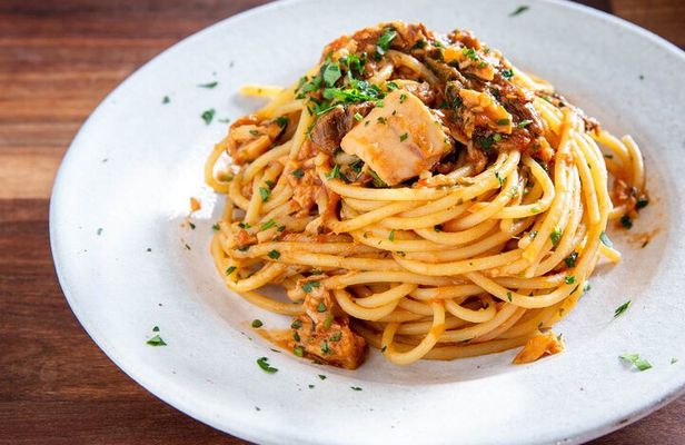 Rome Food Tour: Unlimited Tastings with Fine Wine & Barolo