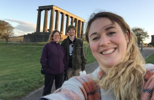 Edinburgh Highlights & Hidden Gems: Private Tour with a Local