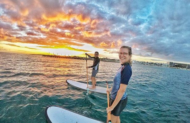 Sunset paddleboard group session Caribbean Sea. Foto's included!