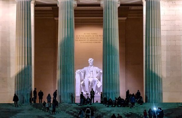 Mount Vernon & Old Alexandria with Night-Time Sightseeing Tour of Washington DC