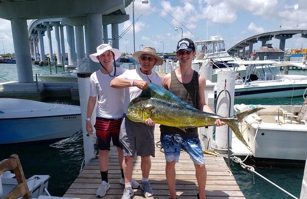 8 hours 38ft Reel Dreams Private Charter Nassau