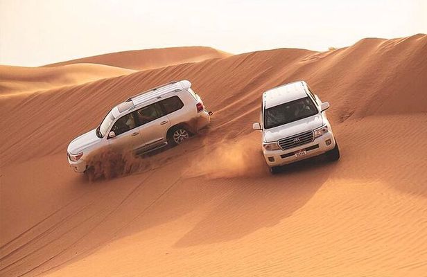 Desert Safari and Quad Bike Experience in Dubai with Dinner