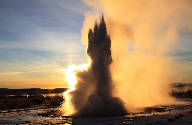 Day Trip to the Golden Circle and Hot spring Geyser by 4WD Jeep from Reykjavik