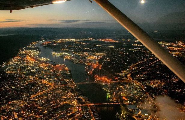 Multnomah Falls & Portland Premium Air Tour by Envi Adventures
