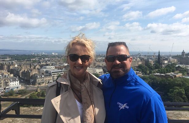 Edinburgh Introductory Tour: Private & Tailored with Local Guide
