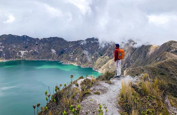 Hiking the Quilotoa loop in Ecuador