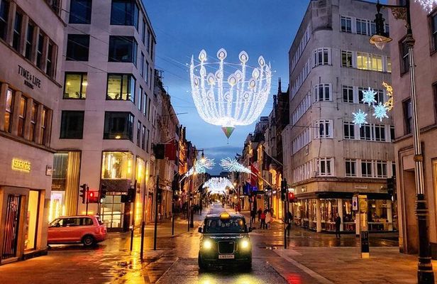 London Christmas Lights Guided Tour by Cab