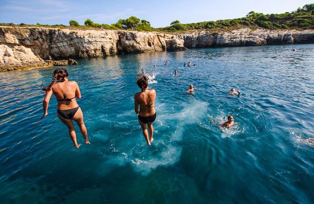 Full-Day Boat Tour of the Medulin Archipelago from Medulin