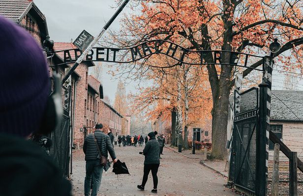 Auschwitz Birkenau guided tour from Krakow private chauffeur