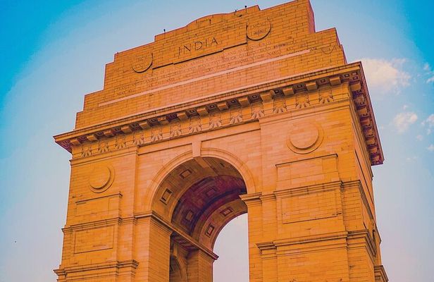 Old and New Delhi Full-Day Private Tour with Rickshaw Ride