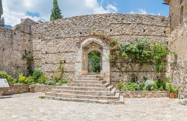 2 Day Private Castle Tour (From Athens)