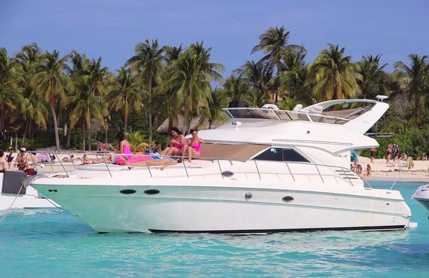 Rent a Private 46ft Yacht in Cancun