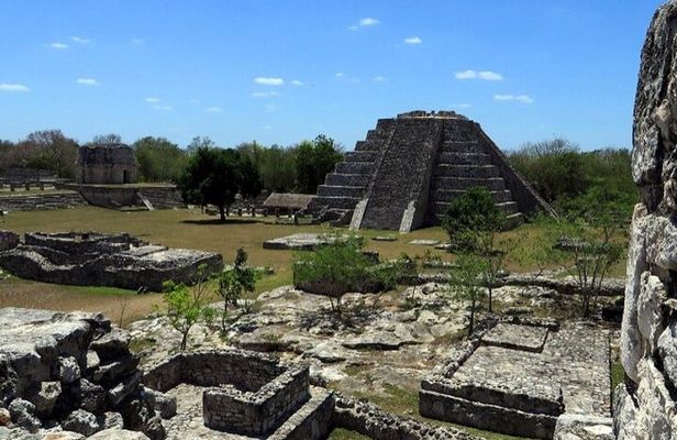 Tour to Calakmul and Balamkú. From Campeche