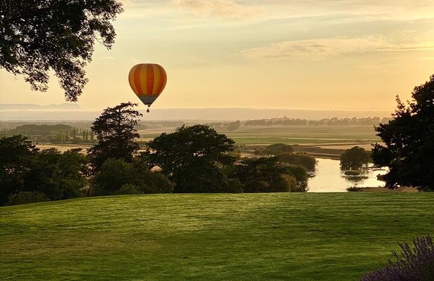 Ballooning in the Avon Valley plus Transfer from Perth, breakfast