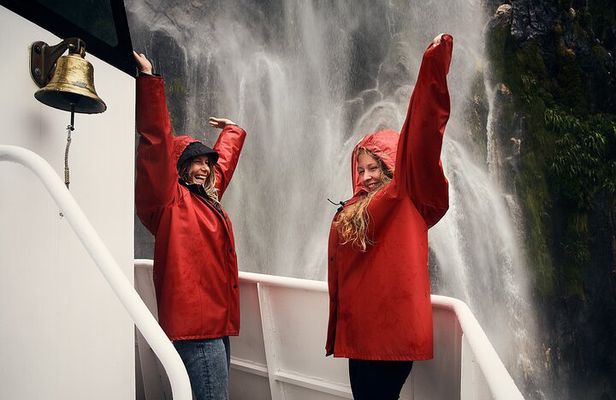 Milford Sound Cruise: Stunning Views & Optional Picnic or Buffet