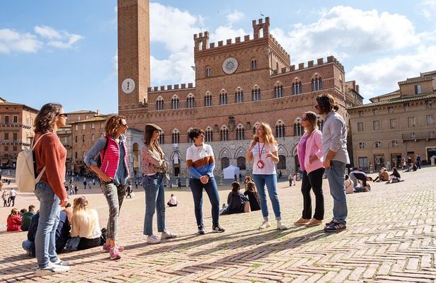 Siena Sightseeing Walking Tour with Food Tastings for Small Groups or Private