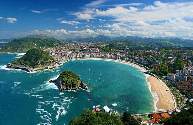 San Sebastian Private Walking Tour with a Local