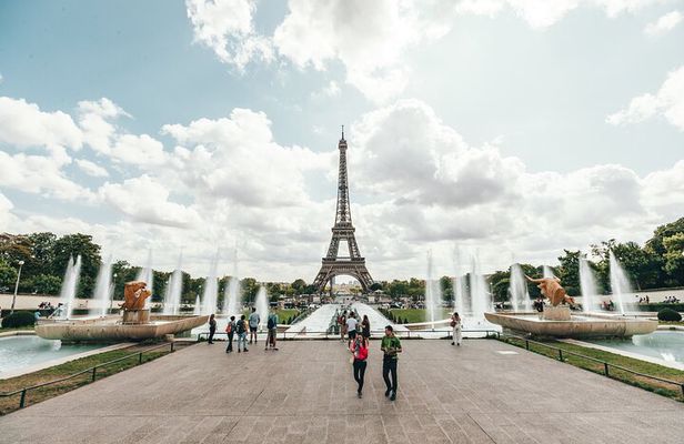 Paris Private Walking Tour with a Local