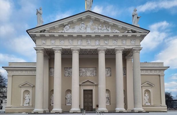 Vilnius Private Walking Tour with a Local