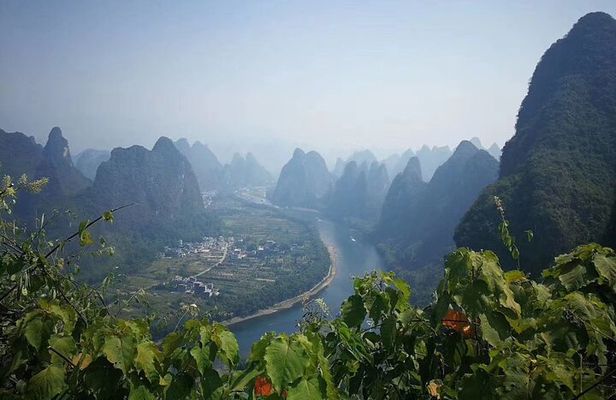 Yangshuo Full Day Tour: Cooking class, River boat, Light Show