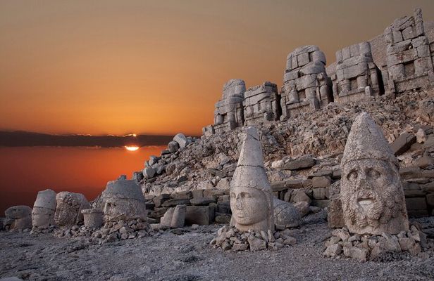 Southeast Anatolia Tour (Nemrut, Gobeklitepe, Zeugma)