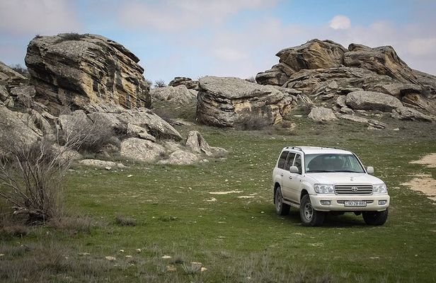 4x4 Jeep Tour - Secrets of Gobustan and Mud Volcanoes