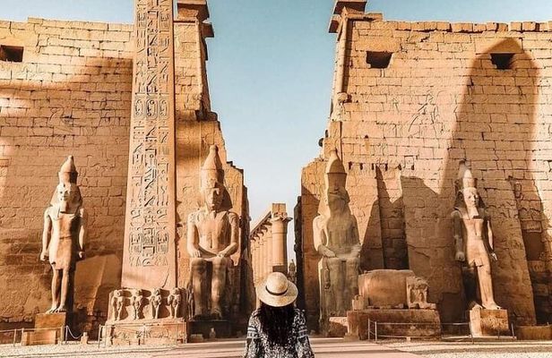 Private Full-Day Tour to West and East Banks of Luxor
