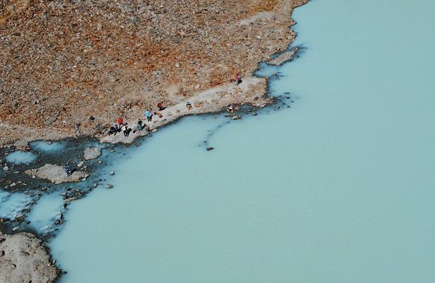 Tempanos Lagoon hiking