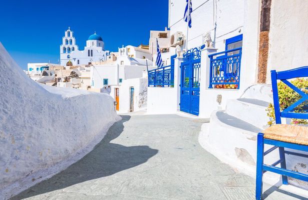 The Whole 9 Yards Full-Day Small-Group Tour of Santorini