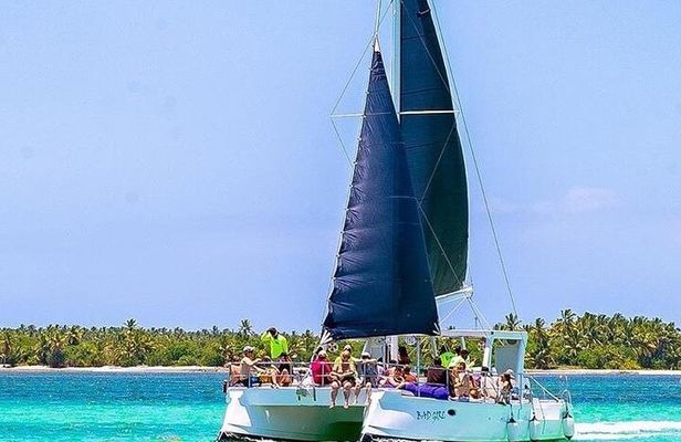 Private Catamaran Sailing Brunch
