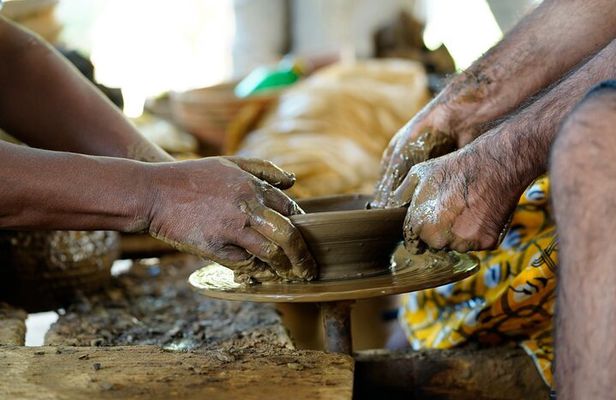 Private Traditional Pottery Class near Arusha