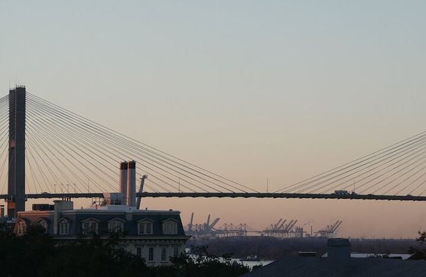 Savannah Bar Crawl by the Bridge