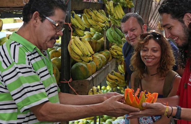 San Jose: Bites and Sights Walking Food Tour including Markets