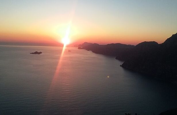 Gastronomic Hike on the Path of the Gods with Food Tasting