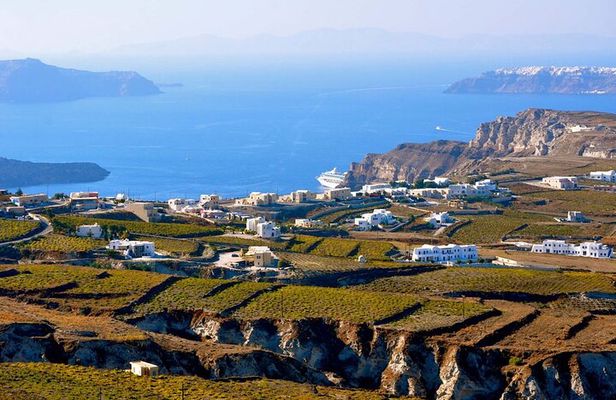 Private Tour: Great Wines and Famous Towns of Santorini