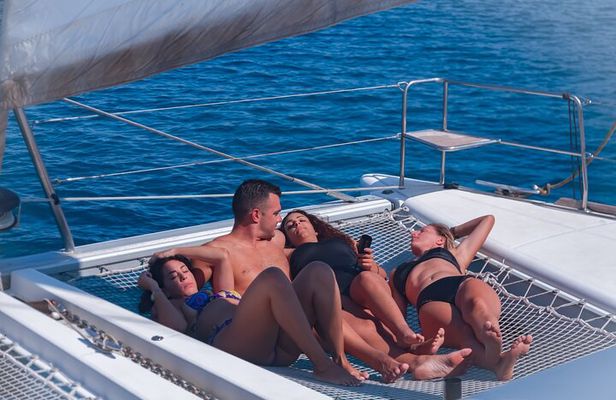 Catamaran cruise in Mykonos with Meal, Drinks & Transport
