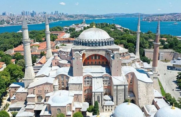 Full-Day Istanbul Tour Luxury VİP Car With Driver