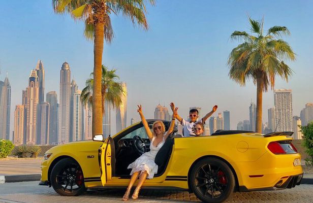 Dubai Cabrio Tour: Guided Tour of Top Sights in a Convertible Car