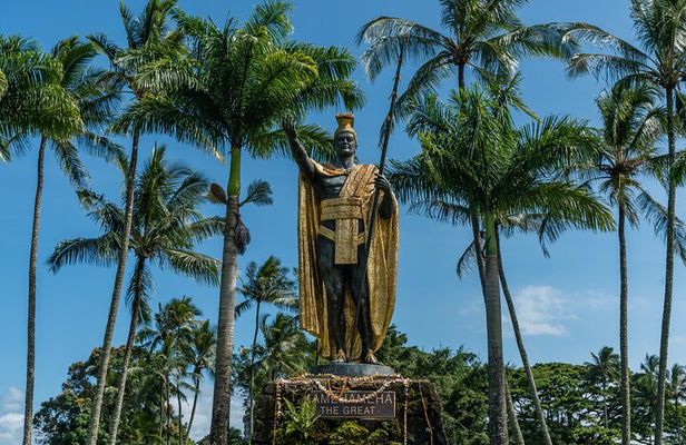 Wailoa River to King Kamehameha Statue Kayak Adventure