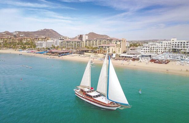 Luxury Yacht Snorkeling & Lunch Cruise from Cabo San Lucas